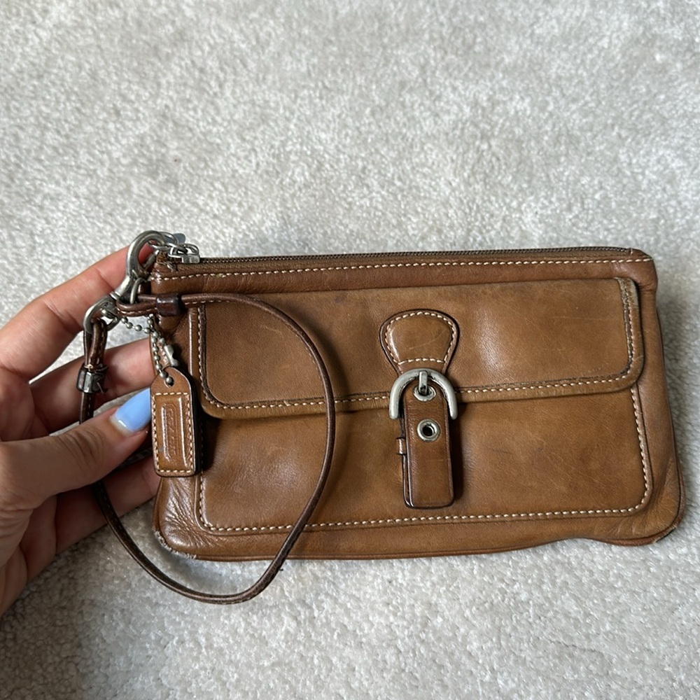 Vintage Pre-Loved Coach Wristlet